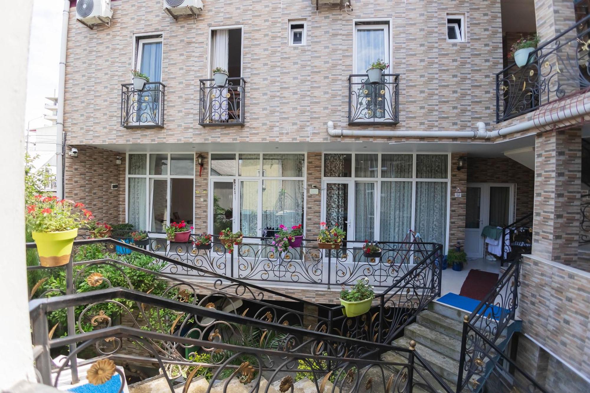 Guest House Ocean Force Batumi Exterior foto